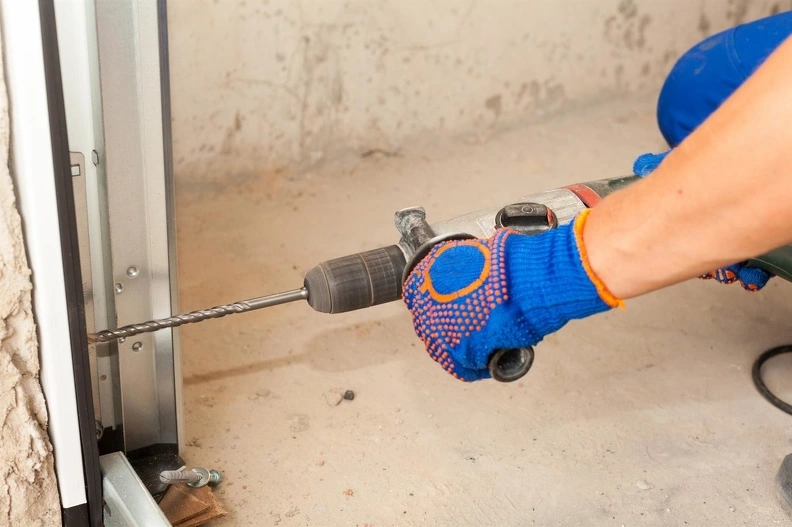 How To Troubleshoot Common Garage Door Opener Issues in Tarzana CA How To Troubleshoot Common Garage Door Opener Issues in Tarzana CA