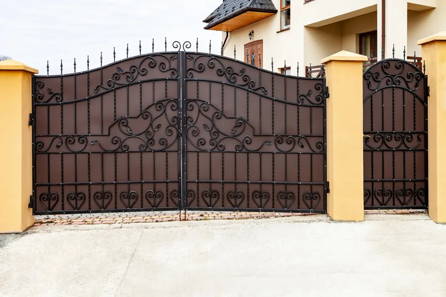 Troubleshooting Problems After Gate Installation For Garages Tarzana CA Troubleshooting Problems After Gate Installation For Garages Tarzana CA